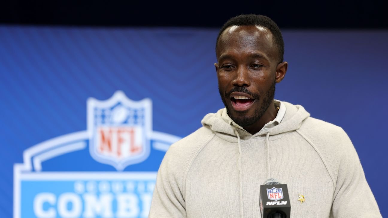 Vikings fire GM Kwesi Adofo-Mensah after 4 seasons Vikings fire GM Kwesi Adofo-Mensah after 4 seasons