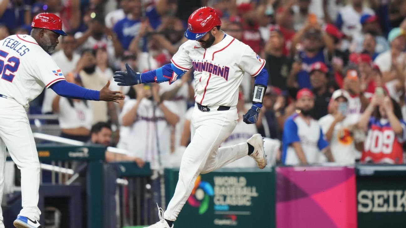 Dominican Republic’s Austin Wells hits 3-run home run in 10-0 win Dominican Republic’s Austin Wells hits 3-run home run in 10-0 win