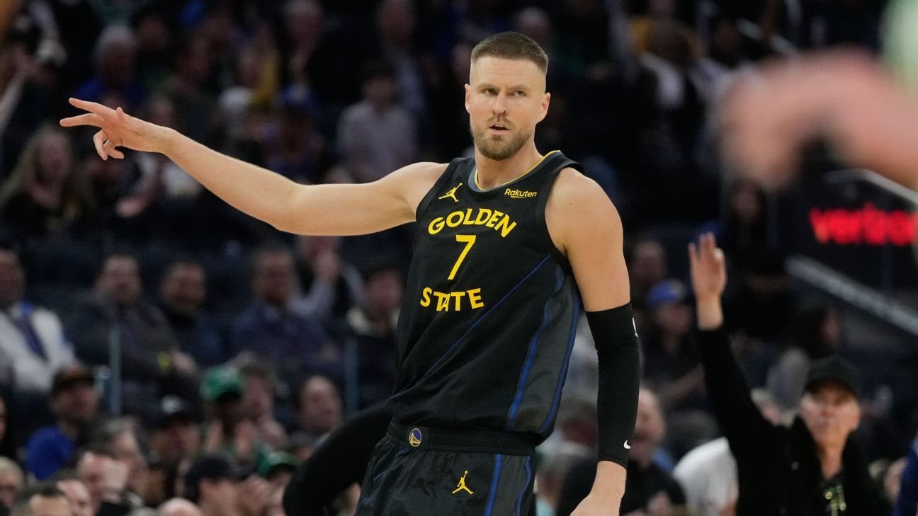 Kristaps Porzingis leaves Warriors’ loss with lower back spasms Kristaps Porzingis leaves Warriors’ loss with lower back spasms