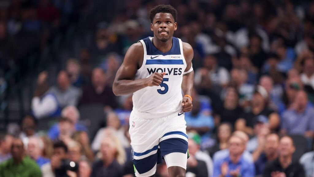 ‘Nature calls’: Anthony Edwards misses tipoff in return ‘Nature calls’: Anthony Edwards misses tipoff in return