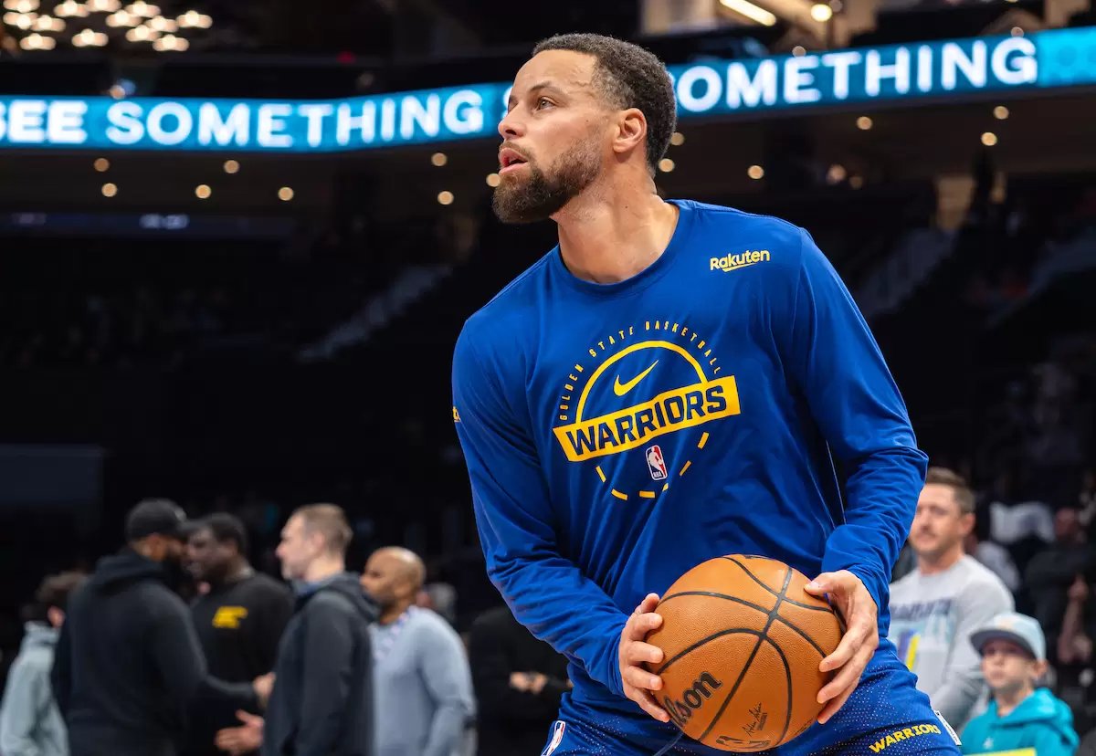 Warriors urged to wait for blockbuster trade Warriors urged to wait for blockbuster trade