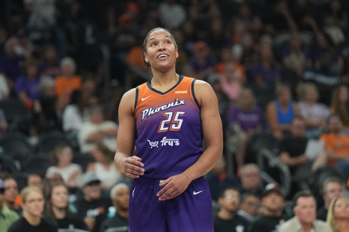 WNBA Sends Message on Mercury Star Alyssa Thomas WNBA Sends Message on Mercury Star Alyssa Thomas