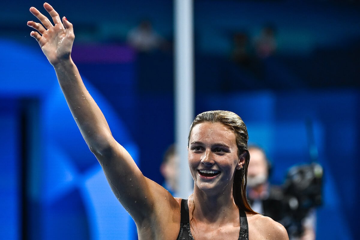 FLASH! Summer McIntosh Destroys 400 Free WR with 3:54.18 FLASH! Summer McIntosh Destroys 400 Free WR with 3:54.18