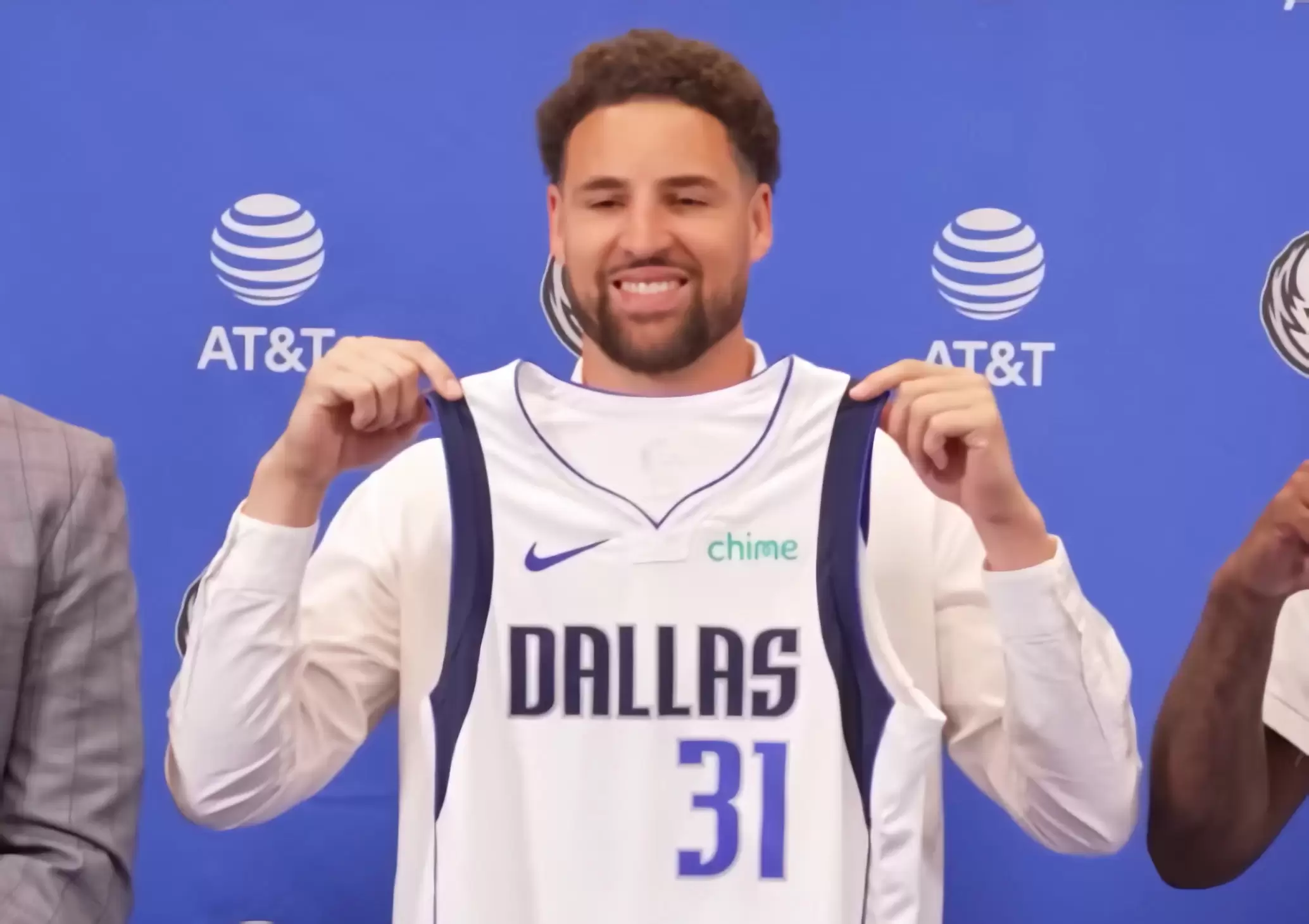Mavericks gauge market on Thompson, Washington, Gafford Mavericks gauge market on Thompson, Washington, Gafford