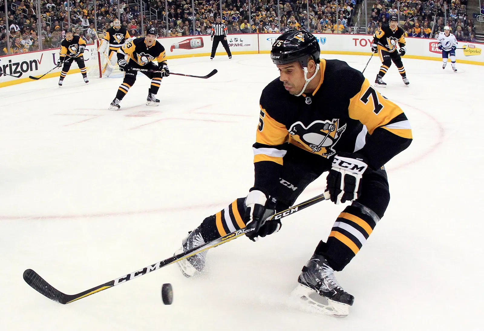 Ex-Penguins Ryan Reaves Traded To New Team Ex-Penguins Ryan Reaves Traded To New Team