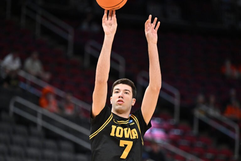 How to live stream Iowa vs Illinois: Elite 8 NCAA Tournament, March Madness, TV channel How to live stream Iowa vs Illinois: Elite 8 NCAA Tournament, March Madness, TV channel