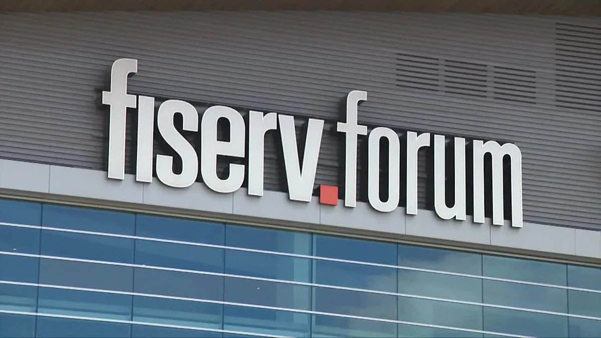 Wisconsin to play Villanova at Fiserv Forum on Dec. 19 Wisconsin to play Villanova at Fiserv Forum on Dec. 19