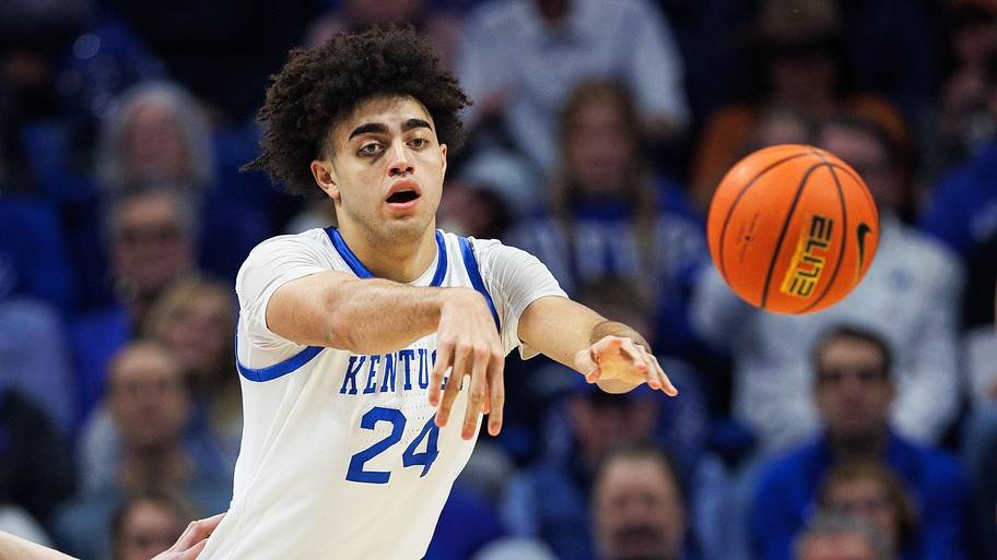 Malachi Moreno will be back in Lexington for his sophomore season at Kentucky Malachi Moreno will be back in Lexington for his sophomore season at Kentucky