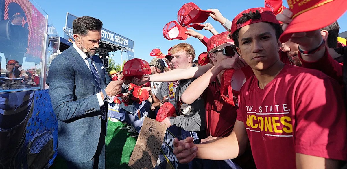 Matt Leinart says Bearcats QB Brendan Sorsby deserves ‘Heisman love,’ misspells Cincinnati Matt Leinart says Bearcats QB Brendan Sorsby deserves ‘Heisman love,’ misspells Cincinnati
