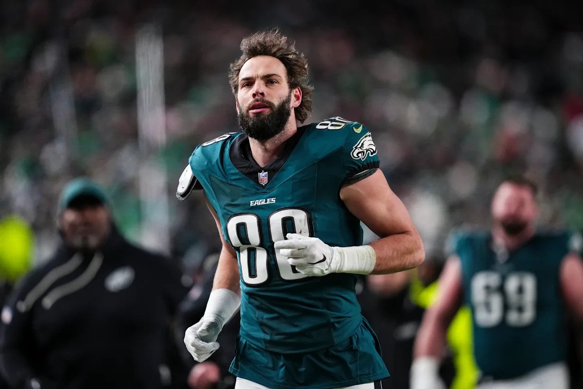 Eagles bring back Dallas Goedert on one-year deal to avoid massive salary-cap hit Eagles bring back Dallas Goedert on one-year deal to avoid massive salary-cap hit
