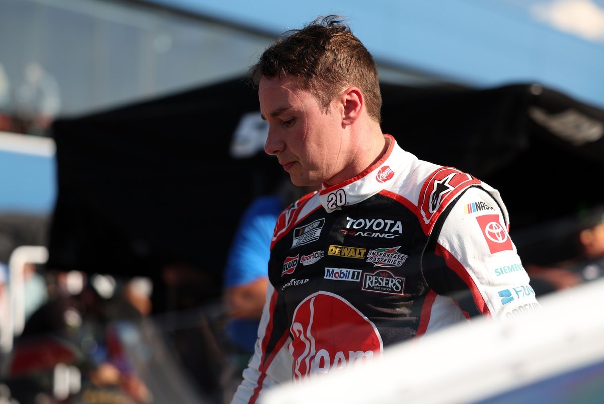 Christopher Bell diagnosed with left wrist fracture but cleared to race Christopher Bell diagnosed with left wrist fracture but cleared to race