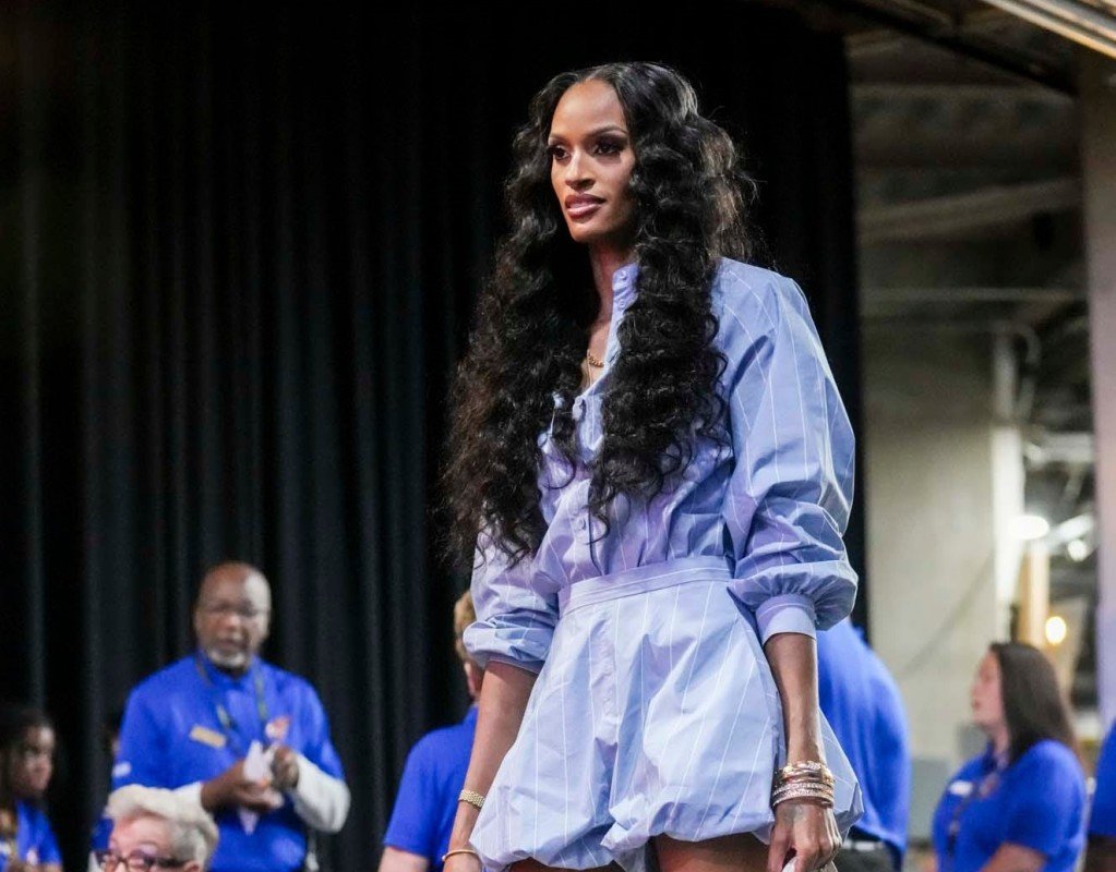 Fever’s DeWanna Bonner Turns Heads With Stylish Look in New Post Fever’s DeWanna Bonner Turns Heads With Stylish Look in New Post