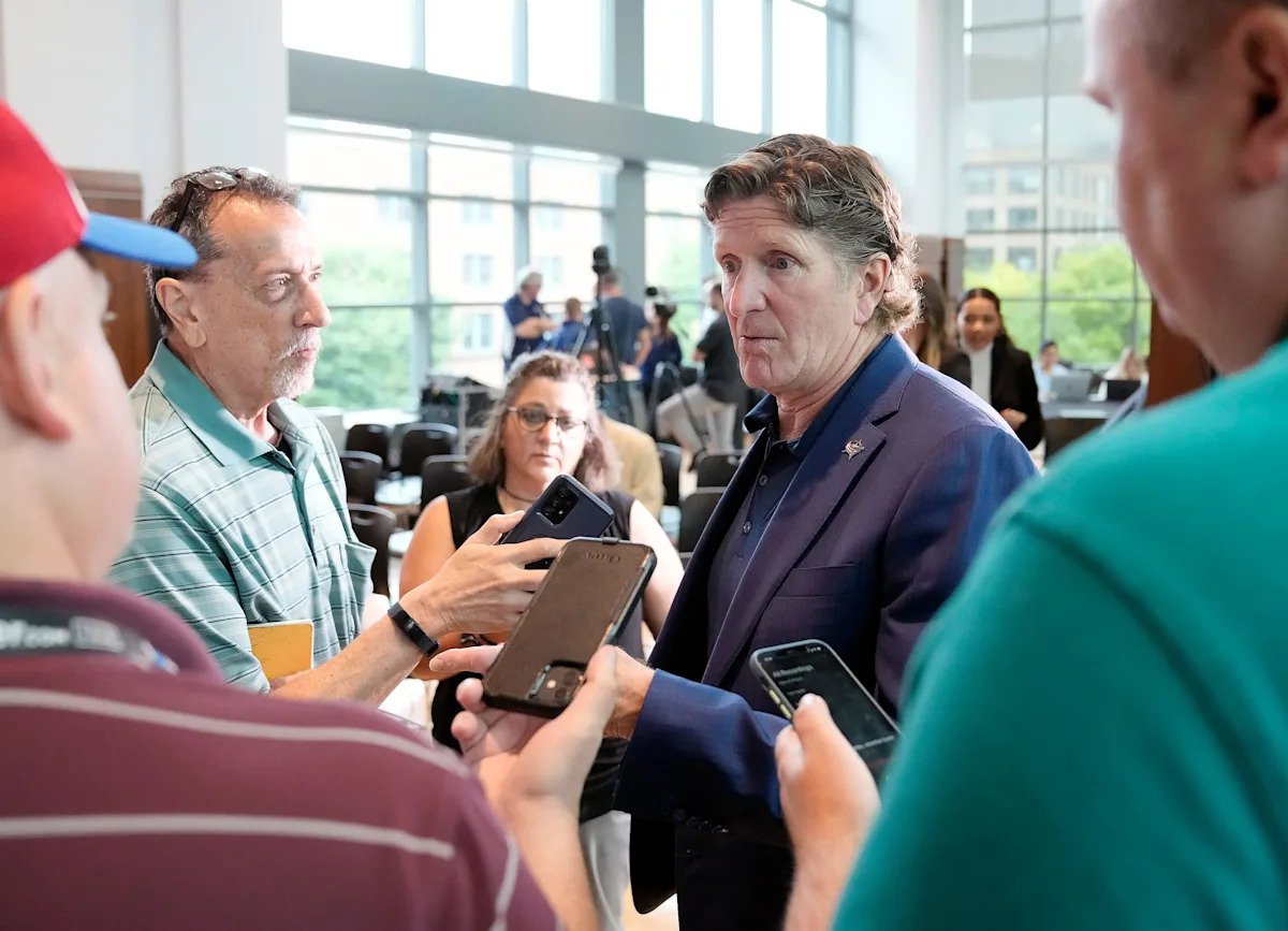 NHL investigation clears Mike Babcock for return to coaching NHL investigation clears Mike Babcock for return to coaching