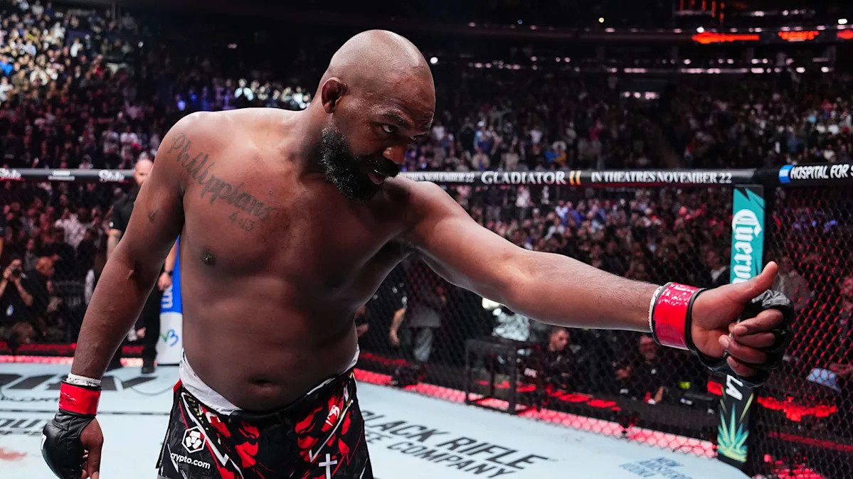 Chael Sonnen marvels at the Jon Jones vs. Tom Aspinall saga: ‘This fight is getting smaller, not bigger’ Chael Sonnen marvels at the Jon Jones vs. Tom Aspinall saga: ‘This fight is getting smaller, not bigger’