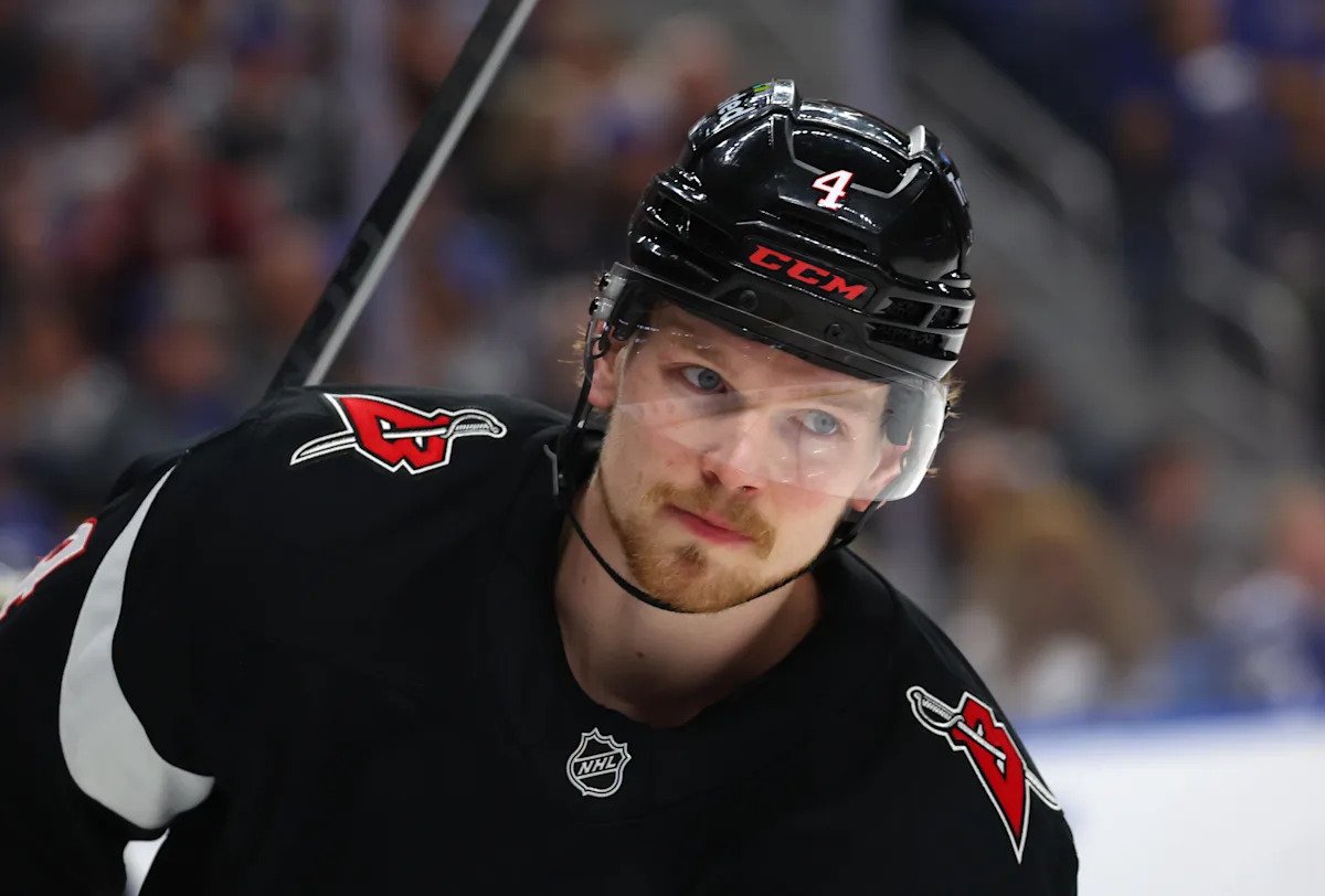 NHL free agency winners, losers: Blackhawks’ big extension raises eyebrows NHL free agency winners, losers: Blackhawks’ big extension raises eyebrows