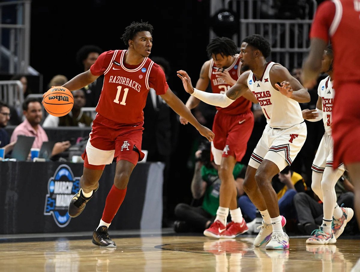 Karter Knox withdraws from NBA Draft, will return to Arkansas basketball and John Calipari Karter Knox withdraws from NBA Draft, will return to Arkansas basketball and John Calipari