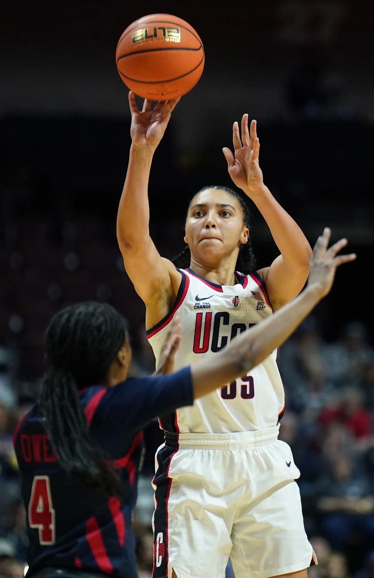 Azzi Fudd embraces the hard as she leads UConn into her final season Azzi Fudd embraces the hard as she leads UConn into her final season