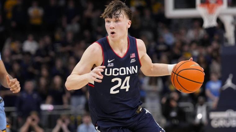 Who is Braylon Mullins? Meet UConn freshman who stunned Duke with game-winning shot Who is Braylon Mullins? Meet UConn freshman who stunned Duke with game-winning shot