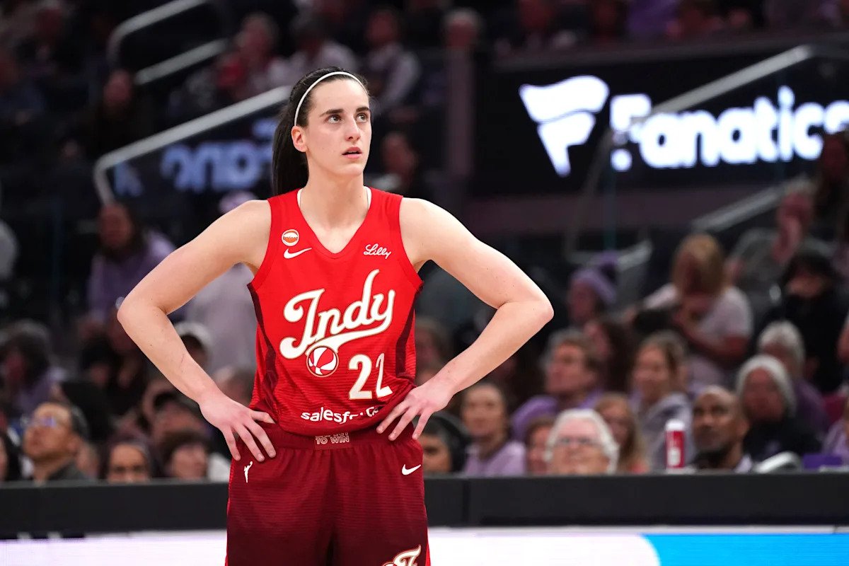 Fever’s Caitlin Clark, Stephanie White downplay viral sideline exchange Fever’s Caitlin Clark, Stephanie White downplay viral sideline exchange