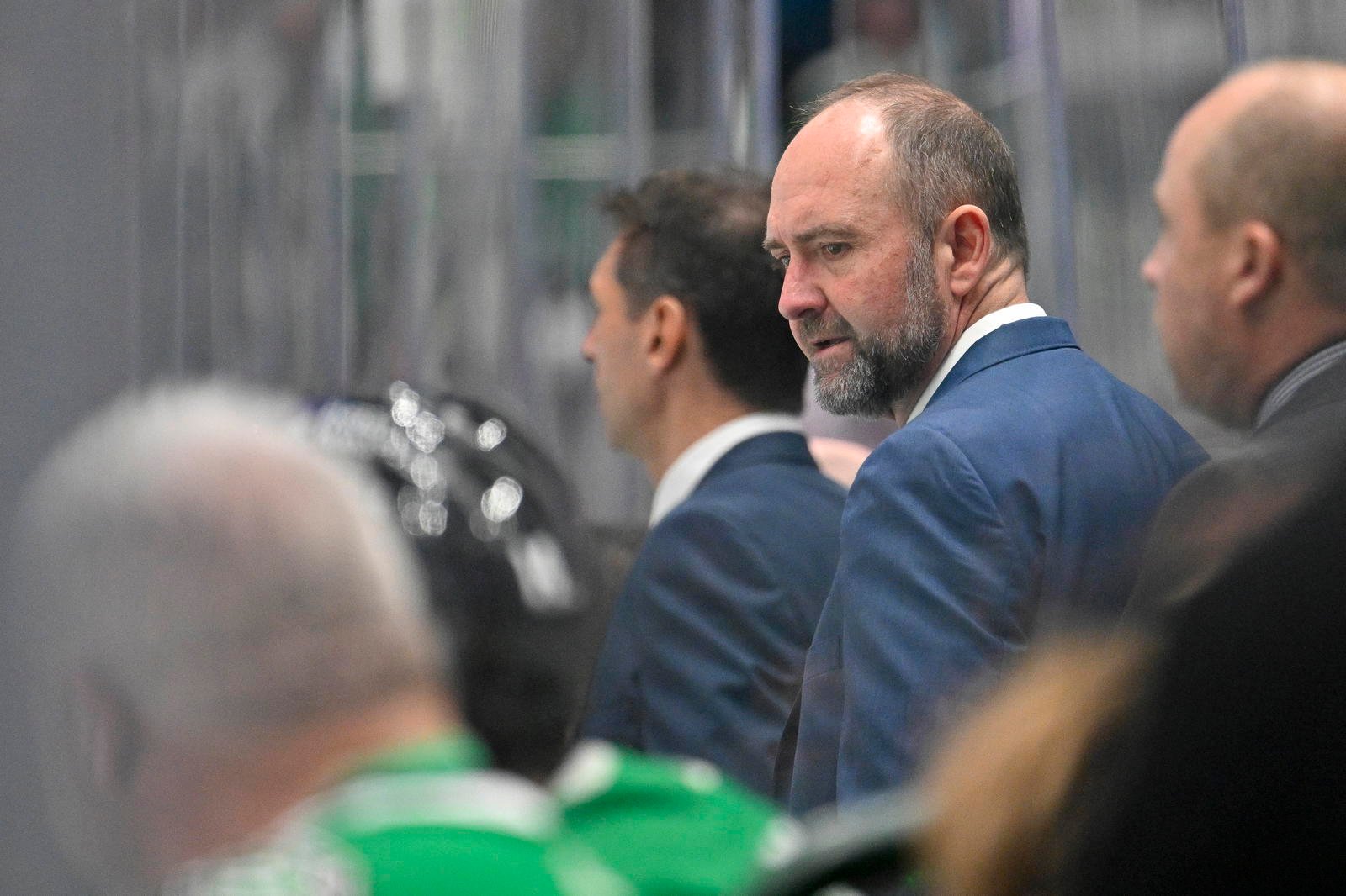 Former Stars Coach DeBoer Backtracks, Defends Goalie Oettinger After Public Criticism Former Stars Coach DeBoer Backtracks, Defends Goalie Oettinger After Public Criticism