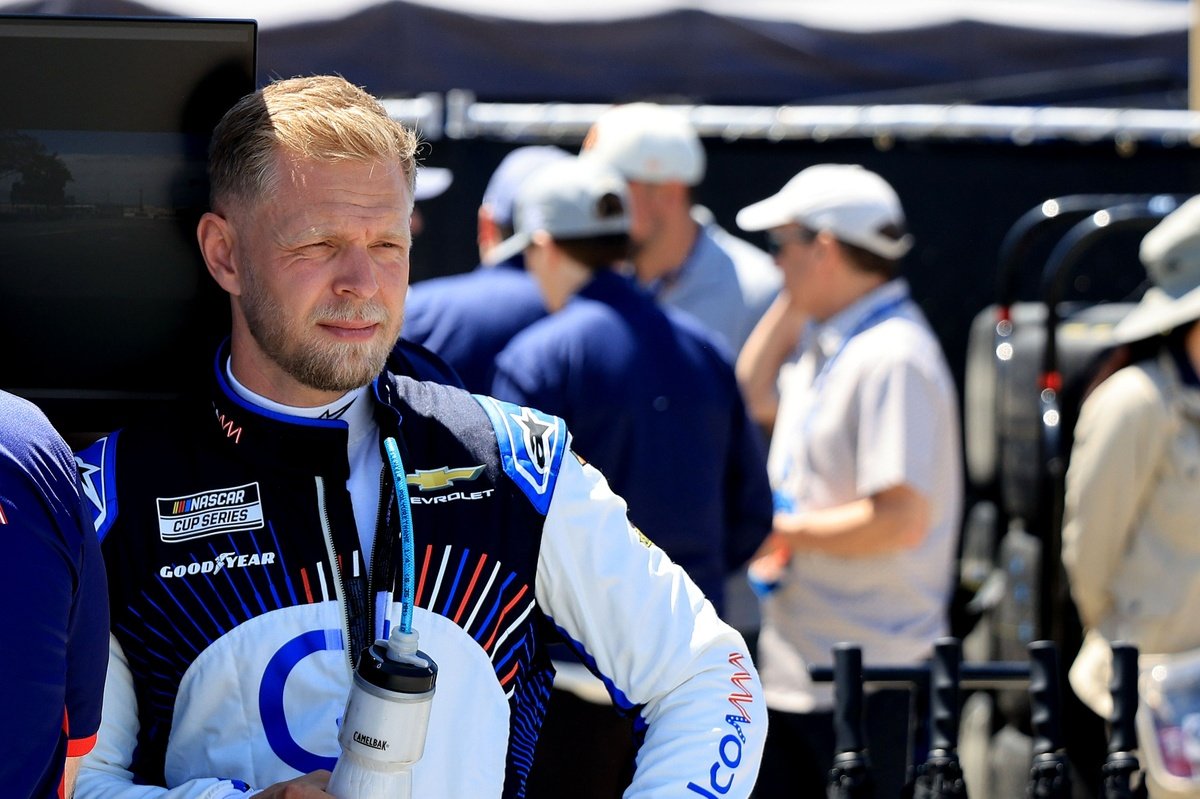 Kevin Magnussen tells Noah Gragson to “f*** off” in tense NASCAR confrontation Kevin Magnussen tells Noah Gragson to “f*** off” in tense NASCAR confrontation