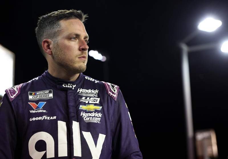 “That Is a Bad Sign”- Insiders Sound the Alarm on HMS’ Biggest Roadblock Amidst Growing Alex Bowman Doubts “That Is a Bad Sign”- Insiders Sound the Alarm on HMS’ Biggest Roadblock Amidst Growing Alex Bowman Doubts