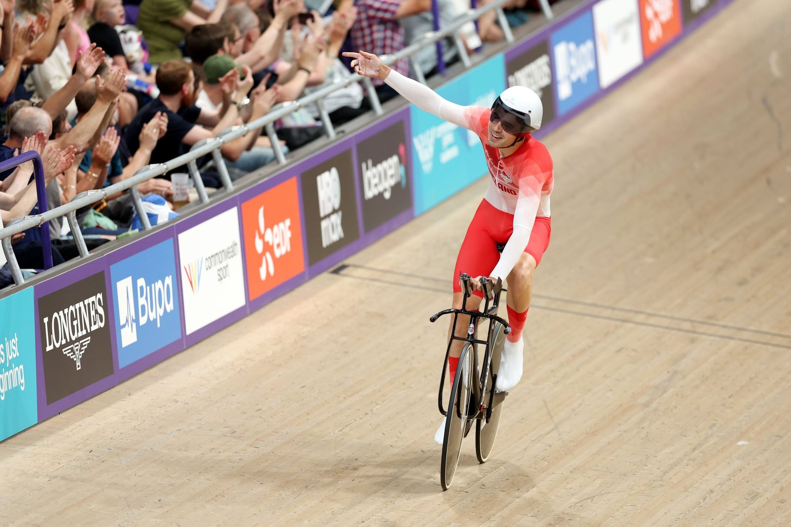 A rider threw up on his teammate’s bike during qualifying, but England still claimed gold A rider threw up on his teammate’s bike during qualifying, but England still claimed gold