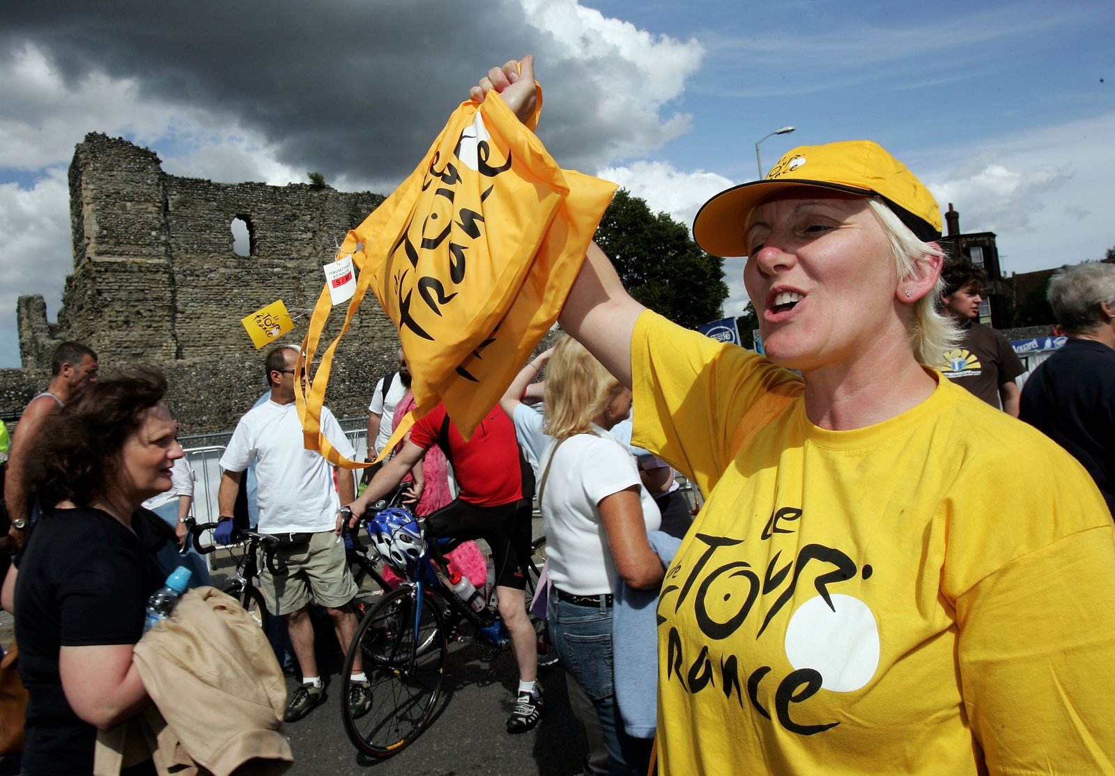 ‘A once-in-a-lifetime opportunity’ – Tour de France calls for 9,000 volunteers for UK Grand Départ in 2027 ‘A once-in-a-lifetime opportunity’ – Tour de France calls for 9,000 volunteers for UK Grand Départ in 2027