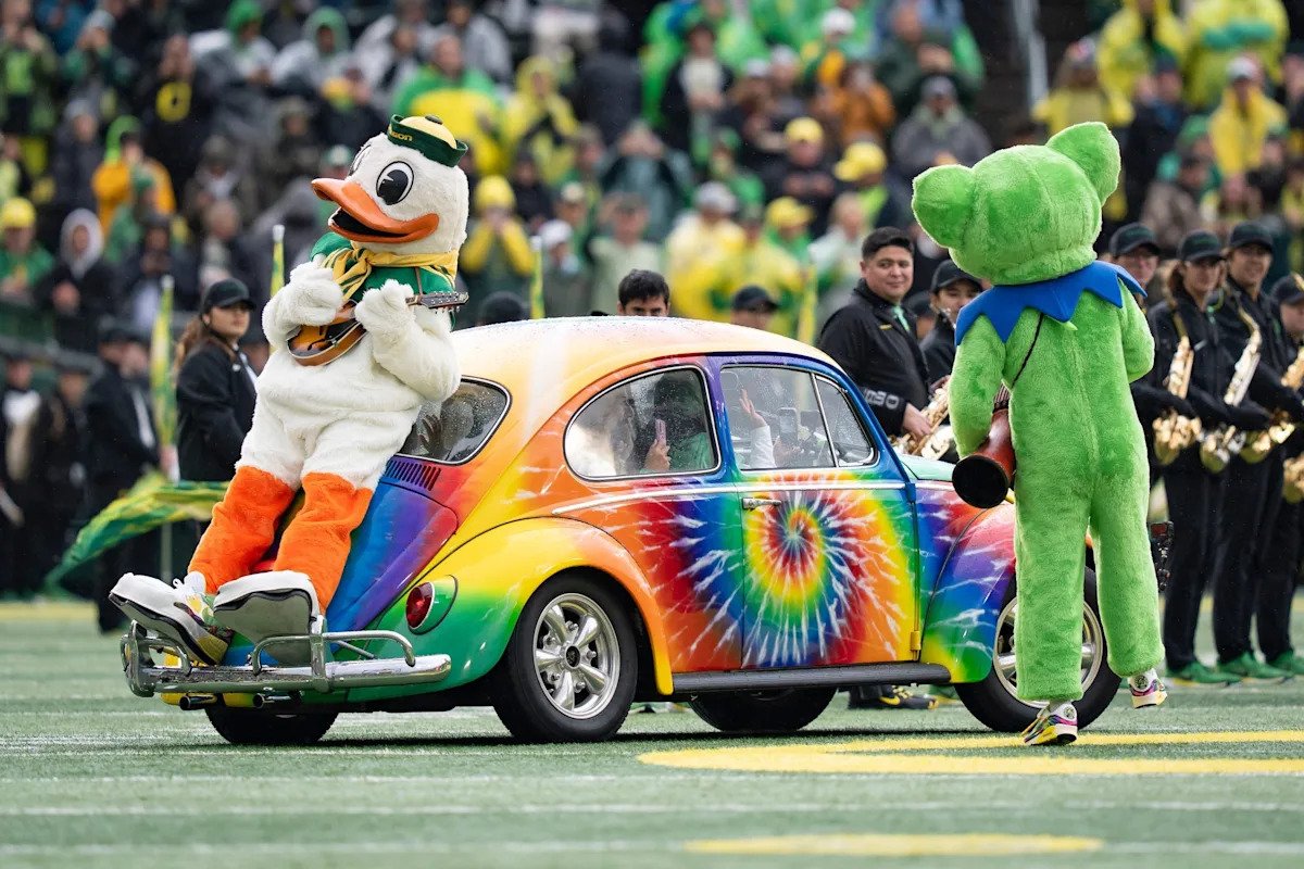 Report Card: Oregon Ducks earned mixed grades after ugly Week 9 win over Wisconsin Report Card: Oregon Ducks earned mixed grades after ugly Week 9 win over Wisconsin