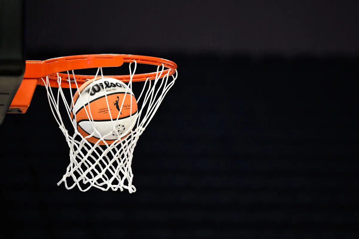 WNBA All-Stars to meet with commissioner Cathy Engelbert about online abuse WNBA All-Stars to meet with commissioner Cathy Engelbert about online abuse