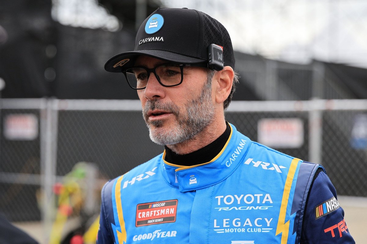 Jimmie Johnson “couldn’t believe the disrespect” while racing NASCAR Trucks Jimmie Johnson “couldn’t believe the disrespect” while racing NASCAR Trucks