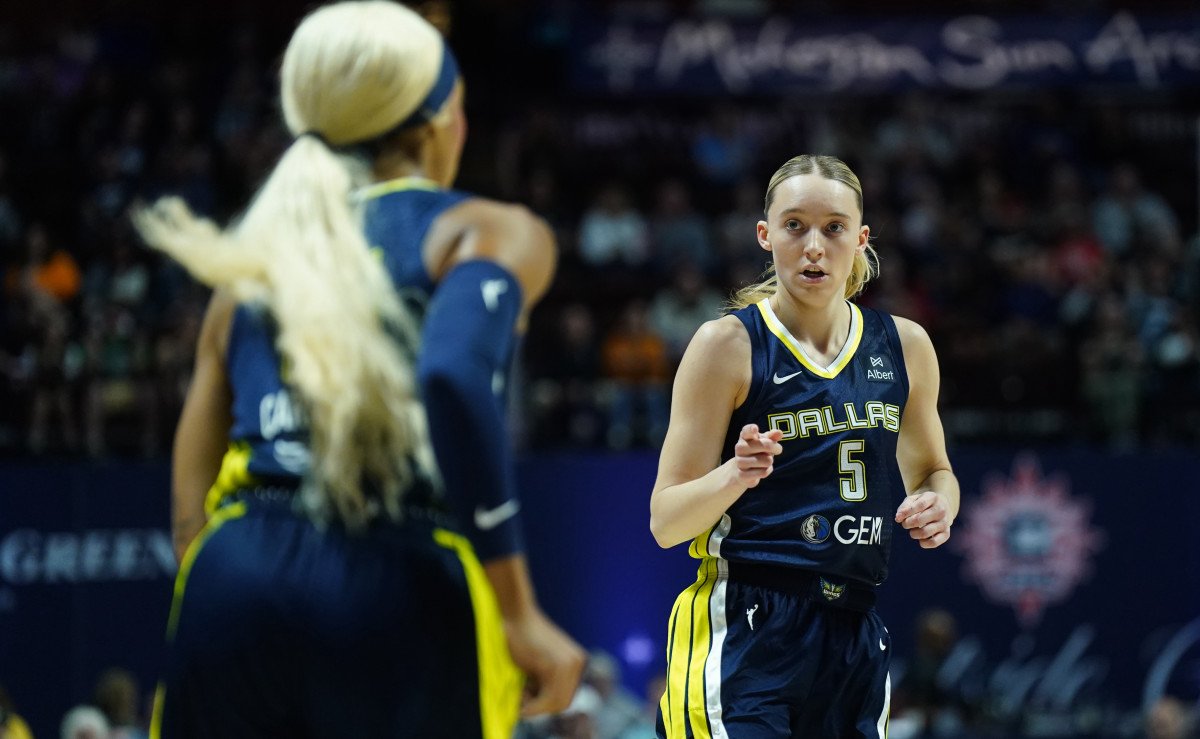Paige Bueckers’ Teammate Turns Heads With Actions During Dallas Wings Game Paige Bueckers’ Teammate Turns Heads With Actions During Dallas Wings Game