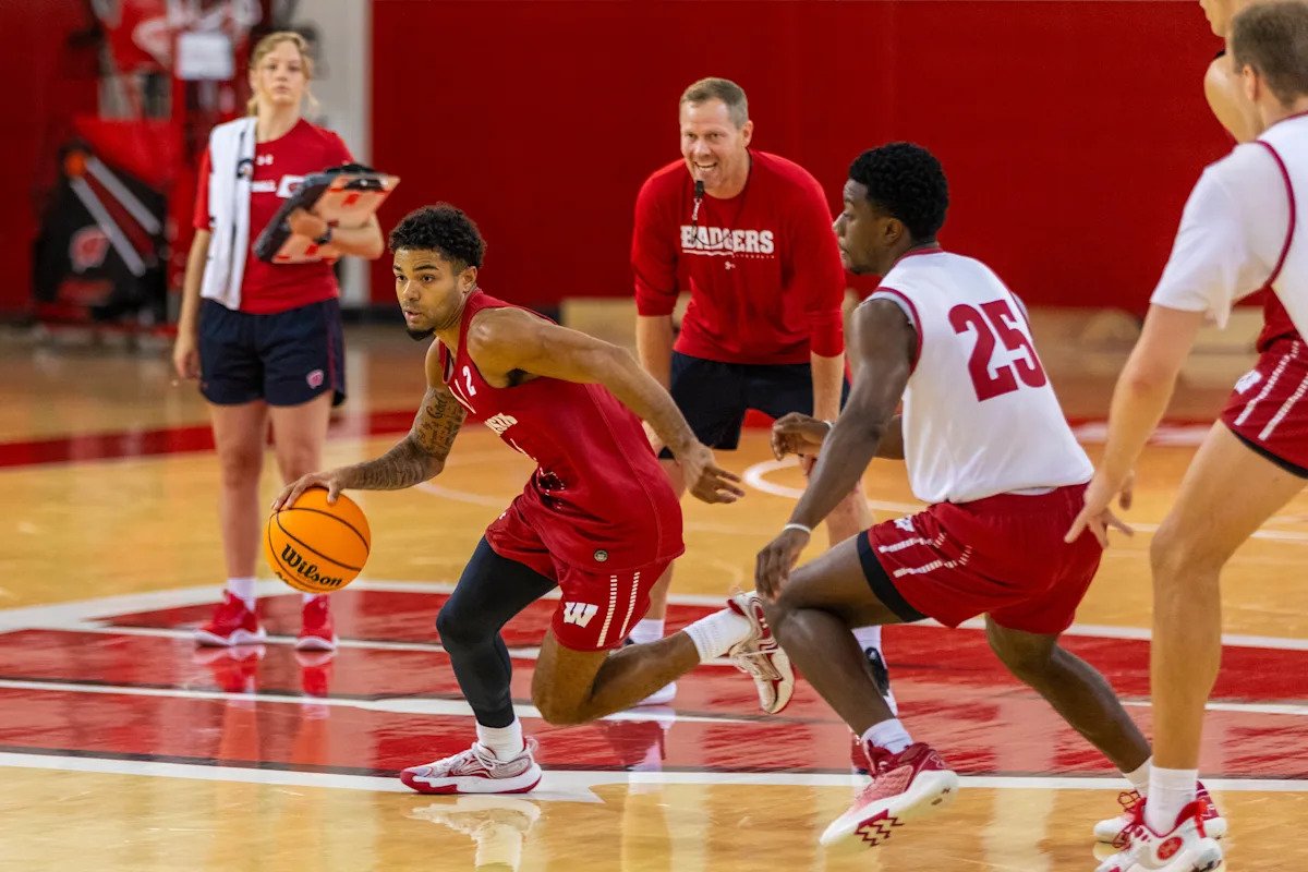 Wisconsin Badgers men’s basketball cracks top 25 in 2025-26 preseason AP poll Wisconsin Badgers men’s basketball cracks top 25 in 2025-26 preseason AP poll
