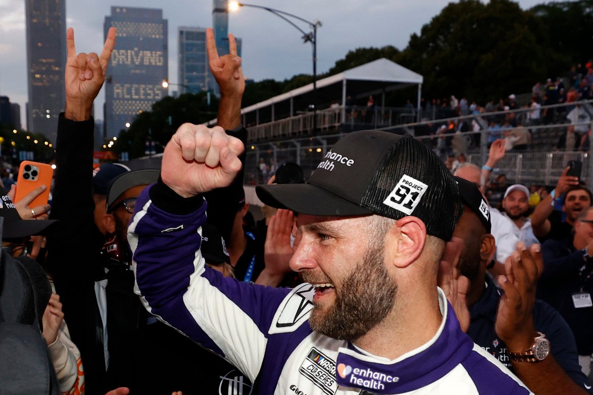Shane van Gisbergen Makes Decision For 2026 NASCAR Season Shane van Gisbergen Makes Decision For 2026 NASCAR Season