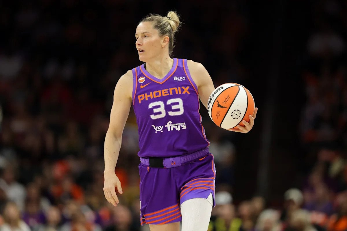Sami Whitcomb makes history as Mercury show progress against Lynx Sami Whitcomb makes history as Mercury show progress against Lynx