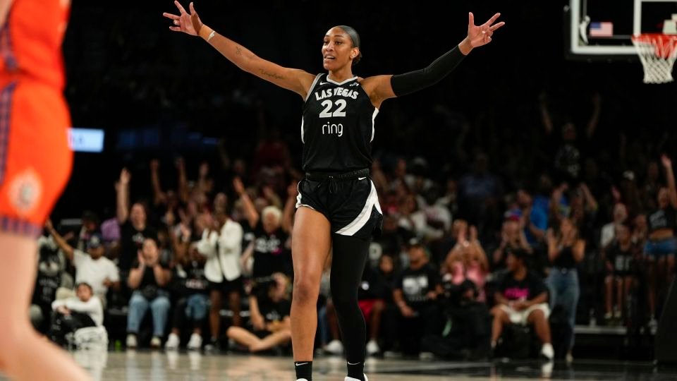 A’ja Wilson becomes first WNBA player in history with 30-point, 20-rebound double-double