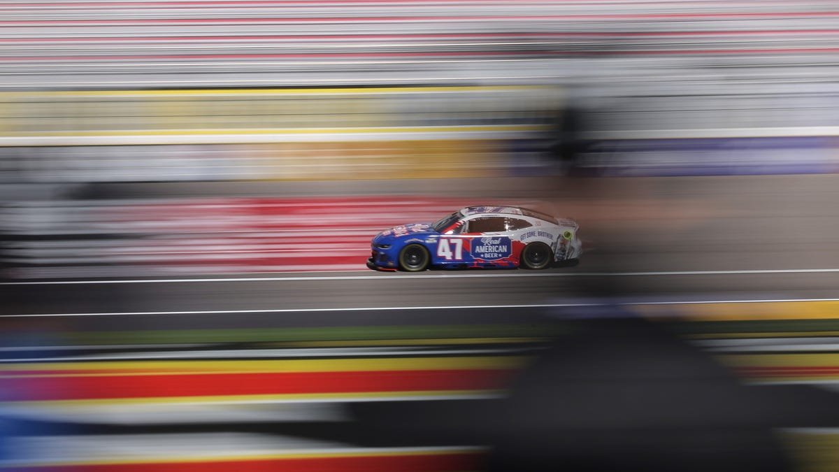 Ricky Stenhouse Jr. links with Real American Beer Ricky Stenhouse Jr. links with Real American Beer