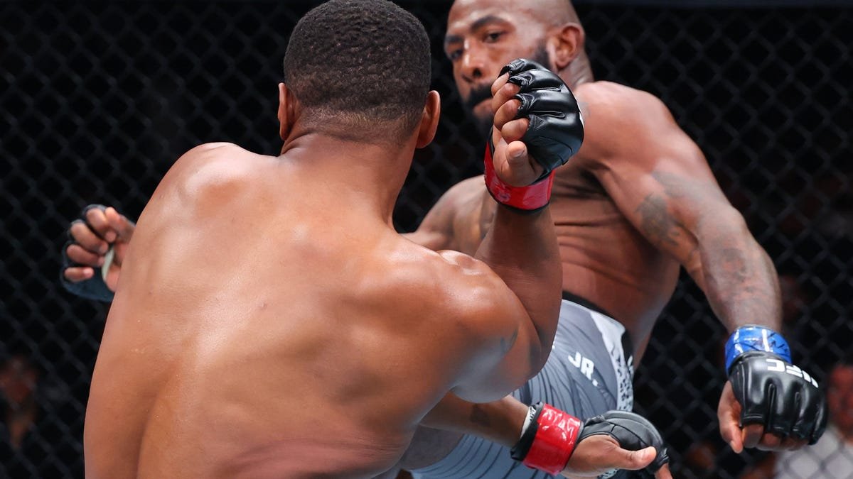 Jiri Prochazka criticizes Khalil Rountree win over Jamahal Hill fight.