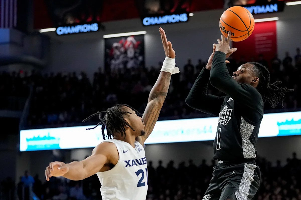 Cincinnati Bearcats basketball officially announces exhibitions with Michigan, Arkansas Cincinnati Bearcats basketball officially announces exhibitions with Michigan, Arkansas