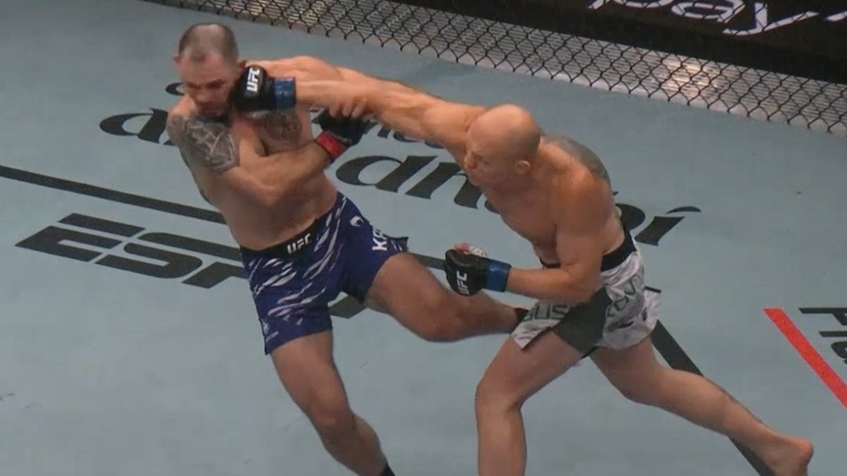 Bogdan Guskov punishes Nikita Krylov