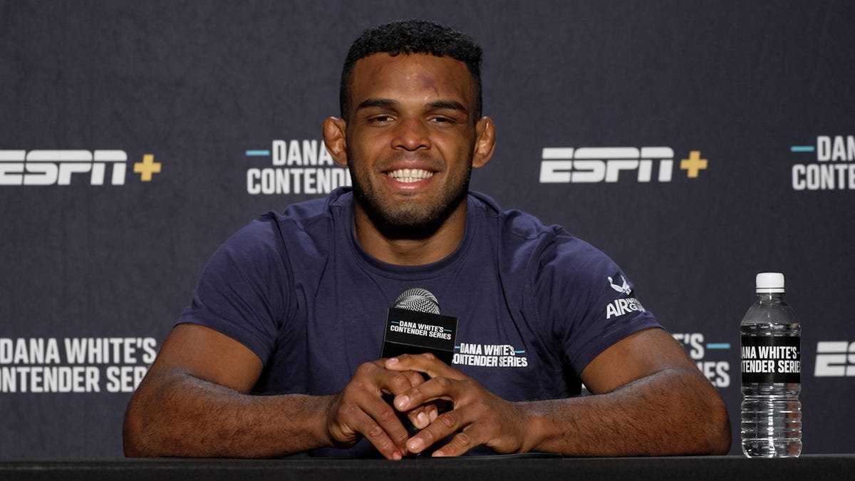 UFC contract winner Manoel Sousa credits corner for fueling comeback UFC contract winner Manoel Sousa credits corner for fueling comeback