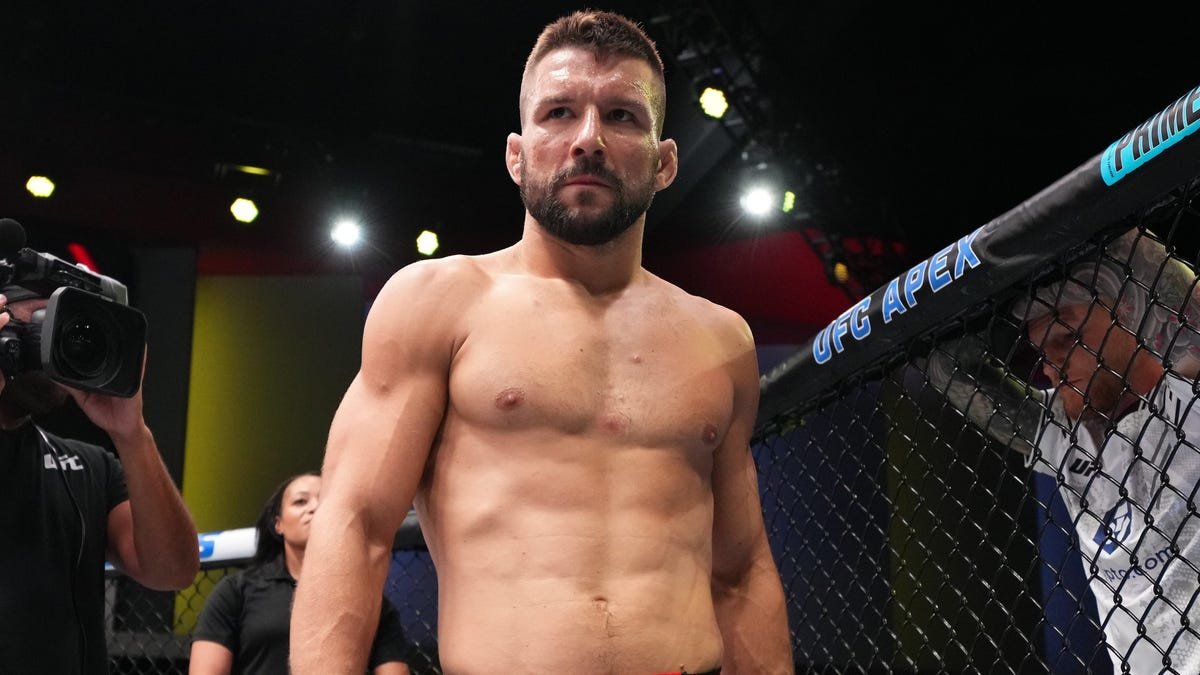 Mateusz Gamrot won”t avoid Charles Oliveira on the ground