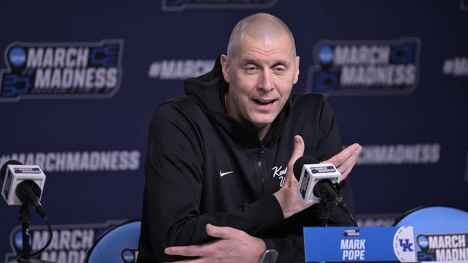Dick Vitale believes Kentucky has to many “cupcakes” on the non-conference schedule Dick Vitale believes Kentucky has to many “cupcakes” on the non-conference schedule
