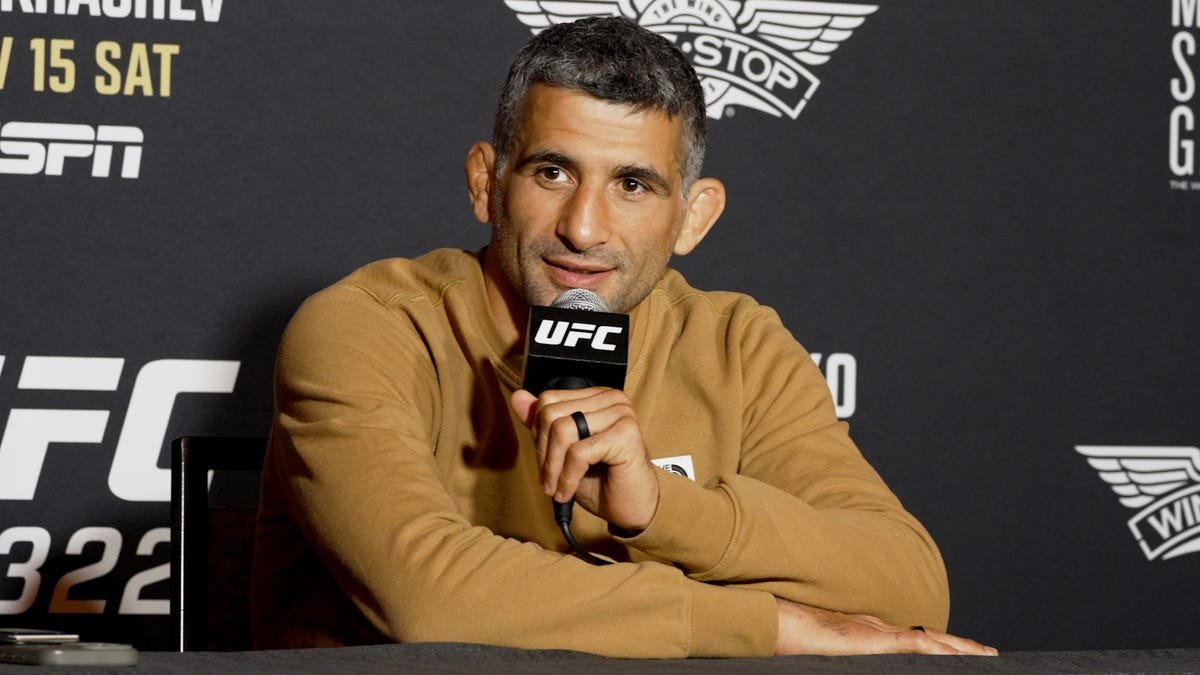 Beneil Dariush sees grappling edge over Benoit Saint Denis Beneil Dariush sees grappling edge over Benoit Saint Denis