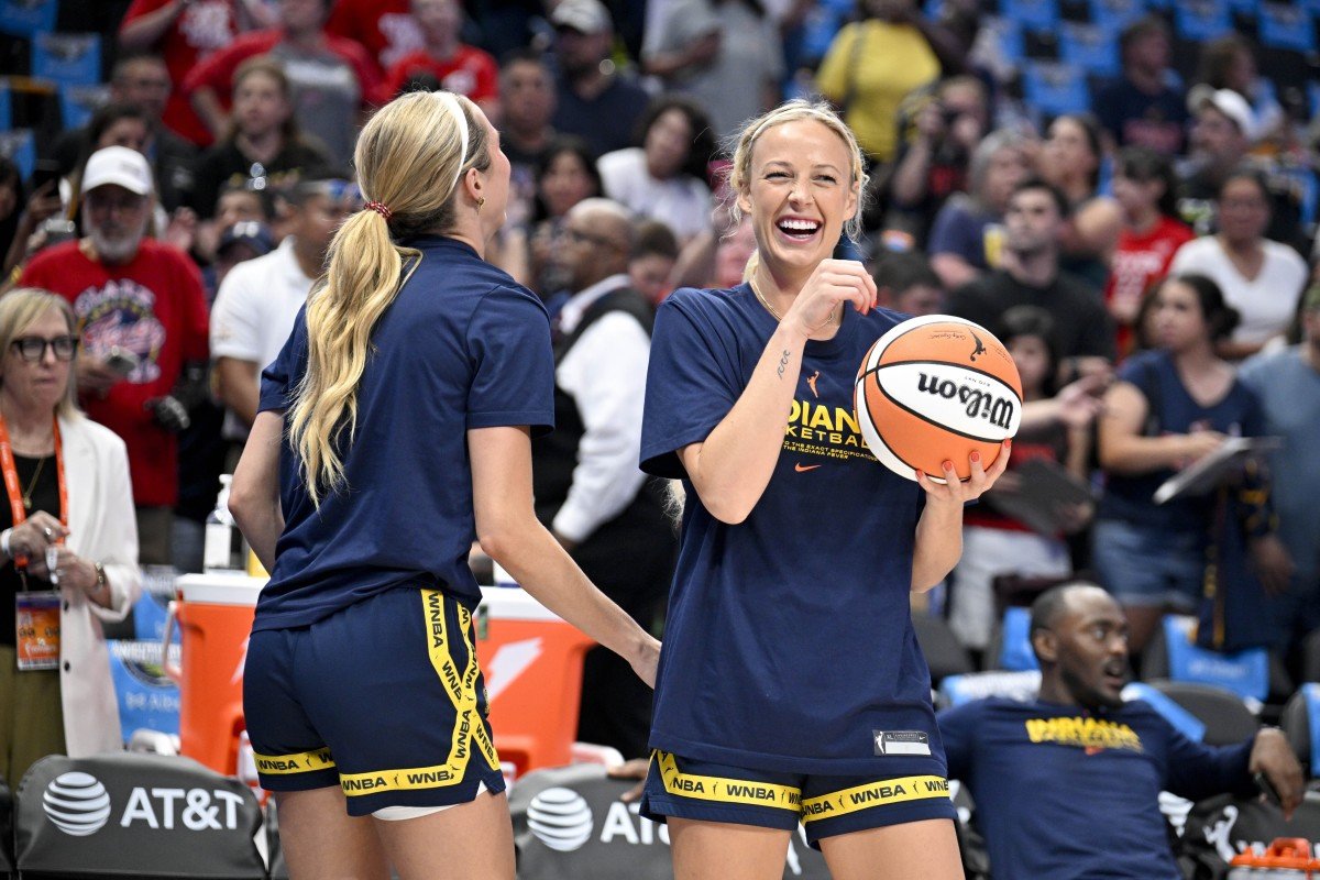 Sophie Cunningham, Lexie Hull Show Up in Matching Outfits For Fever-Mercury Game Sophie Cunningham, Lexie Hull Show Up in Matching Outfits For Fever-Mercury Game