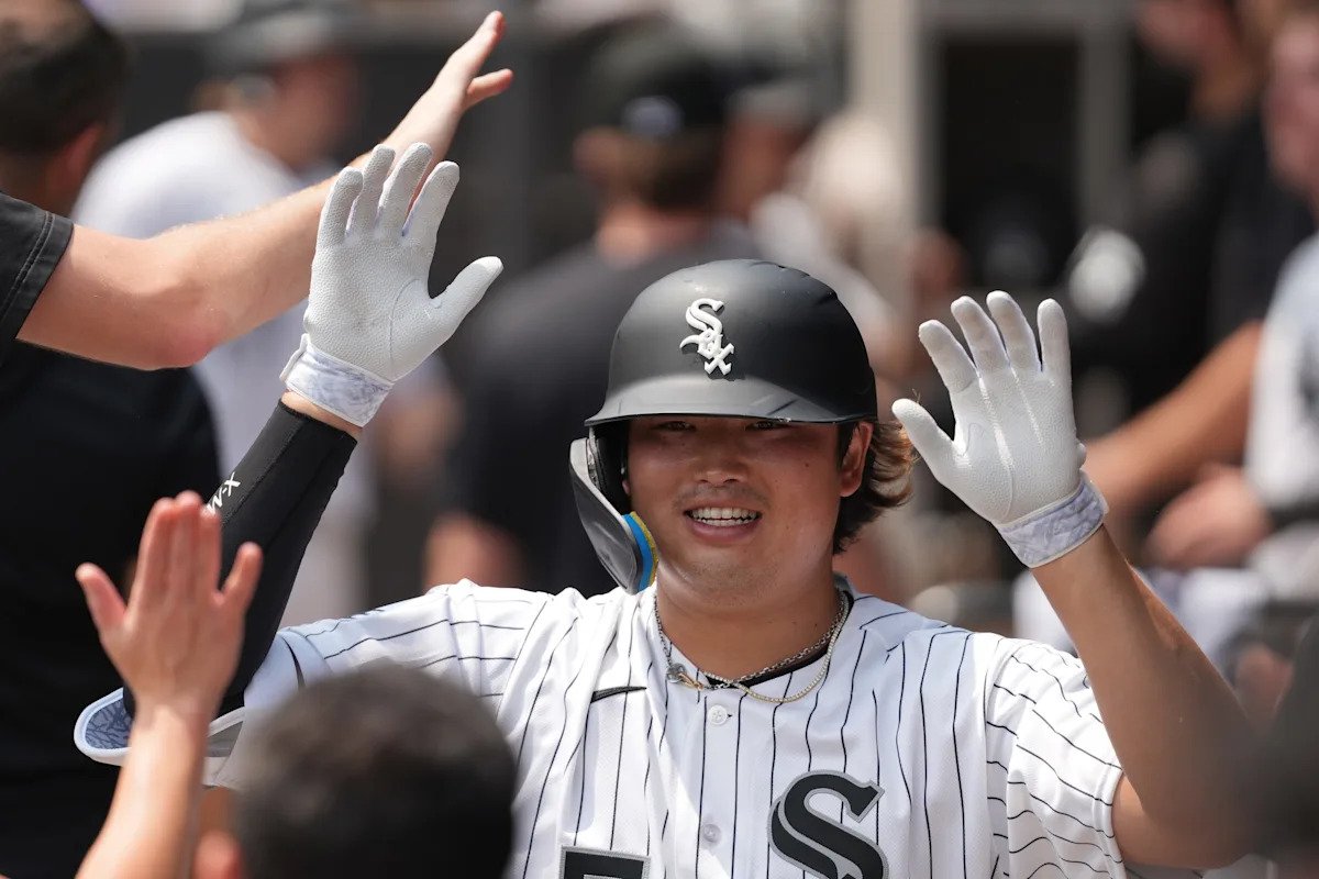 Munetaka Murakami shines with 2 HR, career-high 6 RBI on bobblehead day Munetaka Murakami shines with 2 HR, career-high 6 RBI on bobblehead day
