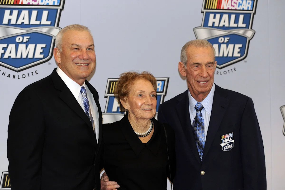 NASCAR Icon Dale Jarrett Pays Heartfelt Tribute to Late Father Ned Jarrett: “Hope That People Don’t Forget Him” NASCAR Icon Dale Jarrett Pays Heartfelt Tribute to Late Father Ned Jarrett: “Hope That People Don’t Forget Him”