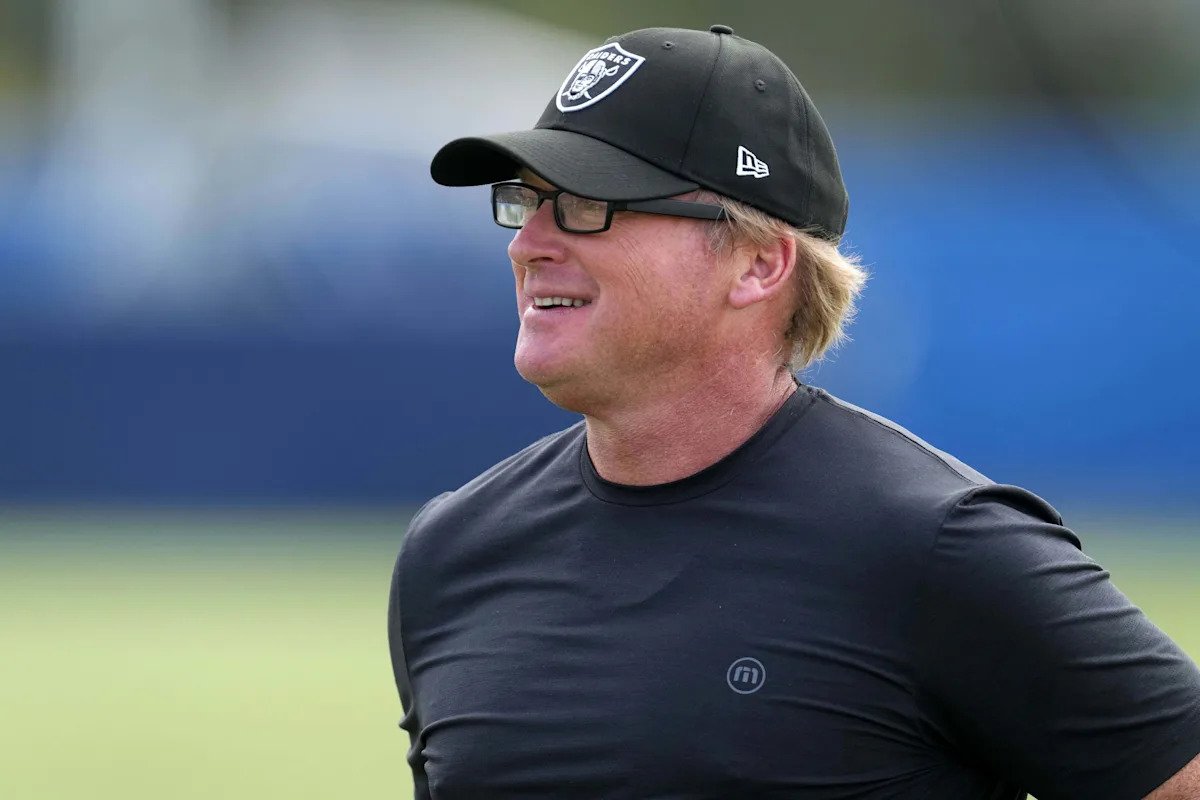 LOOK: Jon Gruden unveils cleats Ohio State football will wear against Texas