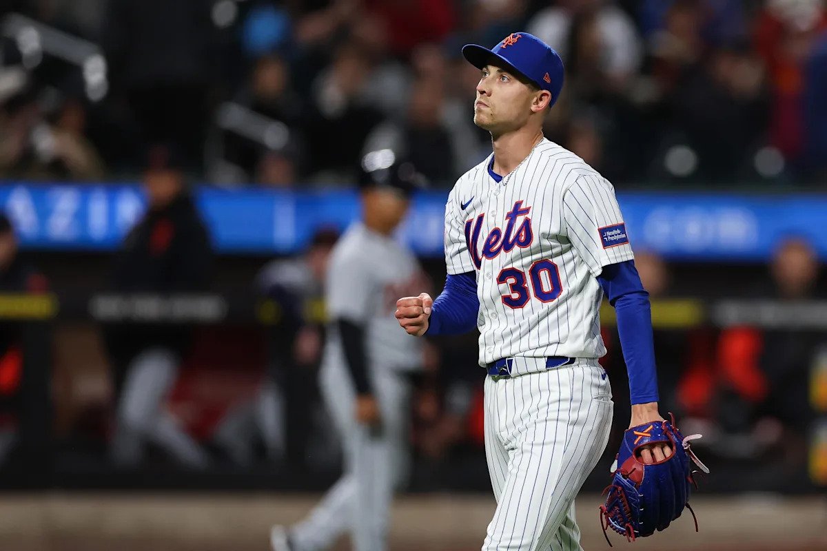 METS 6, YANKEES 3: Mets hold on with help from Weaver to win 6-3 METS 6, YANKEES 3: Mets hold on with help from Weaver to win 6-3
