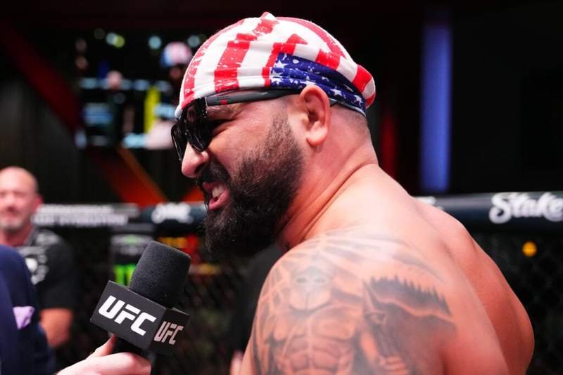 Josh Hokit calls out Derrick Lewis for ‘quitting’ before their UFC White House fight Josh Hokit calls out Derrick Lewis for ‘quitting’ before their UFC White House fight